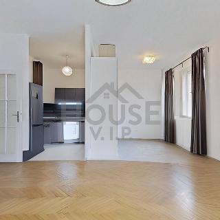 Prodej bytu 2+kk 50 m² Praha, Lucemburská