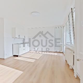 Prodej bytu 1+kk, garsoniery 32 m² Praha