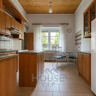 Prodej rodinného domu 275 m&sup2; Praha