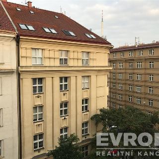 Pronájem bytu 1+kk a garsoniéry 30 m² Praha, Baranova