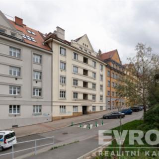 Pronájem bytu 2+1 56 m² Praha