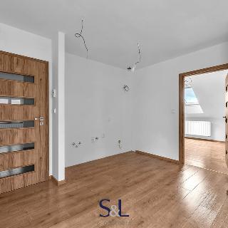 Pronájem bytu 3+1 73 m² Hrádek nad Nisou, Donínská