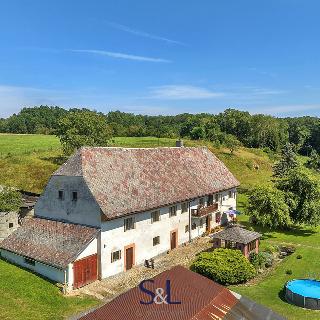 Prodej rodinného domu 350 m² Velenice