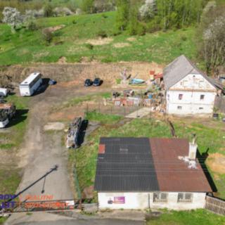 Prodej komerčního pozemku 468 m² Bratrušov