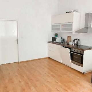 Pronájem bytu 2+1 75 m² Praha, Chodská