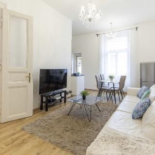 Pronájem bytu 3+kk 81 m² Praha, Pobřežní