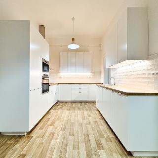 Pronájem bytu 3+1 120 m² Praha, Jungmannova