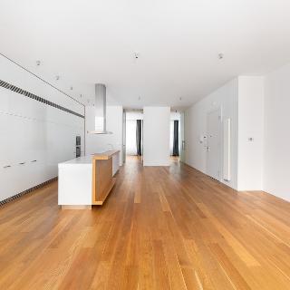 Pronájem bytu 3+kk 135 m² Praha, Laubova