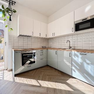 Pronájem bytu 3+kk 92 m² Praha, Anglická