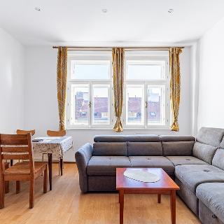 Pronájem bytu 3+kk 70 m² Praha, Korunní