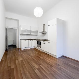 Pronájem bytu 3+kk 86 m² Praha, Chodská