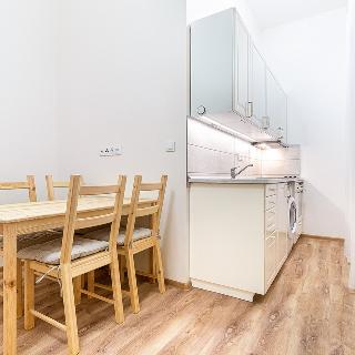 Pronájem bytu 2+kk 45 m² Praha