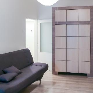 Pronájem bytu 1+kk a garsoniéry 22 m² Praha, Azalková