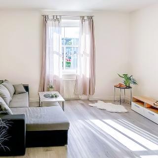 Pronájem bytu 1+kk a garsoniéry 30 m² Praha, Na rozcestí