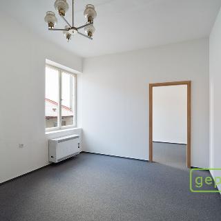 Pronájem bytu 2+1 62 m² Jičín, Husova