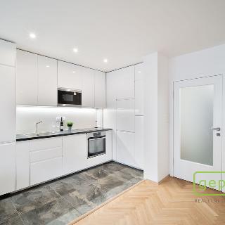 Prodej bytu 4+kk 141 m² Praha, Mlynářská