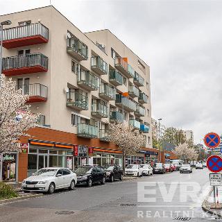 Prodej bytu 2+kk 56 m² Praha