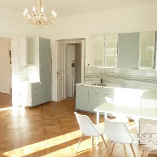 Pronájem bytu 3+kk 70 m² Praha, Benátská