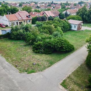 Prodej komerčního pozemku 1 011 m² Troubsko, Zahradní