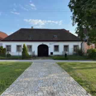 Prodej rodinného domu 638 m² Lesná