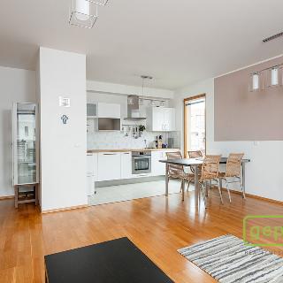 Pronájem bytu 3+kk 94 m² Praha, Laténská