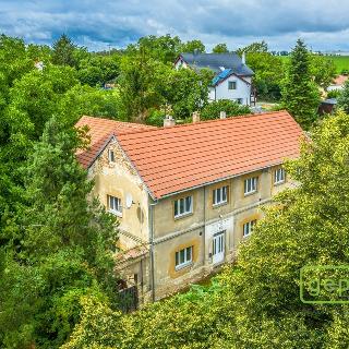 Prodej rodinného domu 690 m² Tuchoměřice, U Kopečku