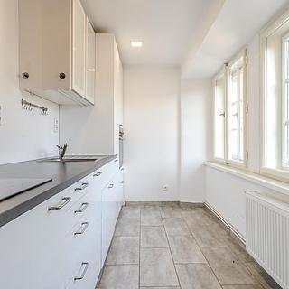 Pronájem bytu 2+1 56 m&sup2; Praha