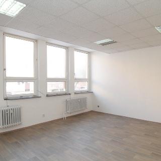 Pronájem obchodu 72 m² Karlovy Vary, Školní