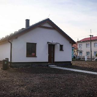 Pronájem rodinného domu 60 m² Pardubice, Lesní