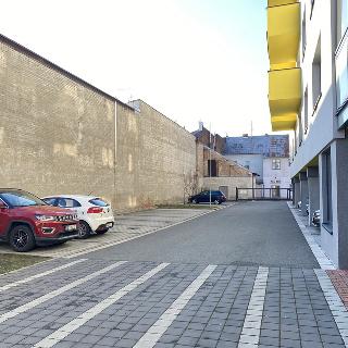 Pronájem parkovacího místa 12 m² Pardubice, Bratranců Veverkových