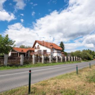 Prodej rodinného domu 400 m&sup2; Černošice