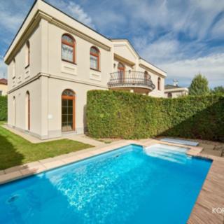 Pronájem rodinného domu 243 m² Praha