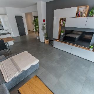 Prodej rodinného domu 703 m² Králův Dvůr, Pod Skalkou