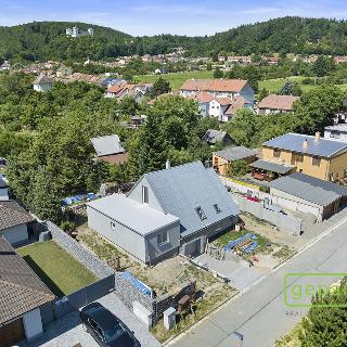 Prodej rodinného domu 242 m² Račice-Pístovice, 