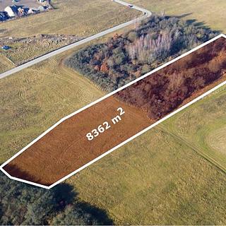 Prodej louky 8362 m&sup2; Hůry