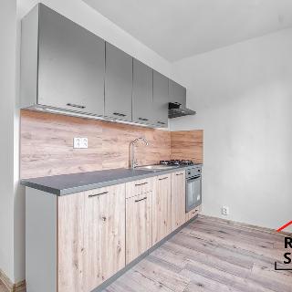 Pronájem bytu 2+1 51 m² Frýdek-Místek, 28. října