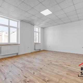 Pronájem bytu 1+1 63 m² Ostrava, Pobialova