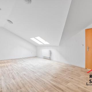 Pronájem bytu 1+1 41 m² Ostrava, Pobialova