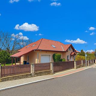 Prodej rodinného domu 261 m&sup2; Modletice