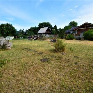 Prodej stavební parcely 1 618 m² Mělník