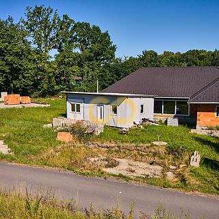 Prodej stavební parcely 3880 m&sup2; Chvalovice