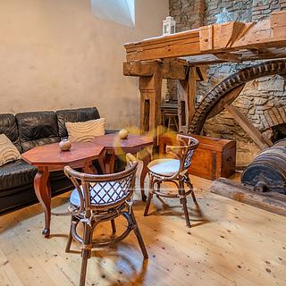 Prodej hotelu, penzionu 590 m&sup2; Uzeničky