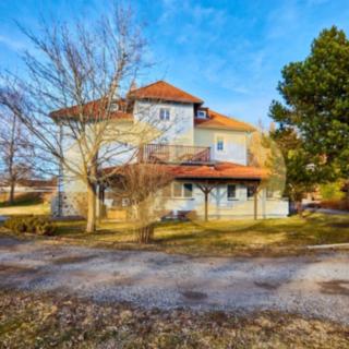 Prodej bytu 2+1 64 m² Horní Planá Hůrka