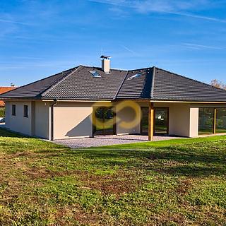 Pronájem rodinného domu 296 m&sup2; Kunice