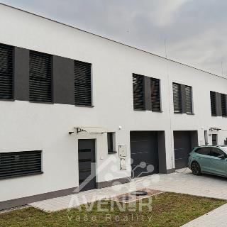 Prodej rodinného domu 158 m² Milovice, Sportovní