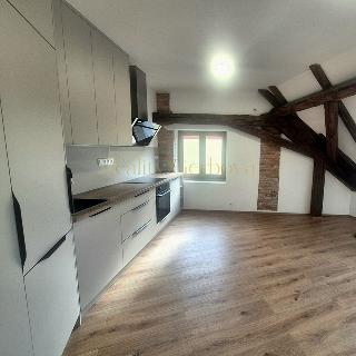 Pronájem bytu 2+kk 54 m² Jindřichův Hradec, 