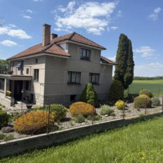 Prodej rodinného domu 203 m² Činěves
