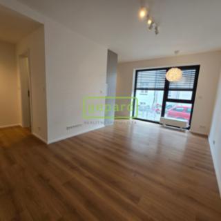 Prodej bytu 1+kk a garsoniéry 30 m² Praha Kobylisy, Pakoměřická