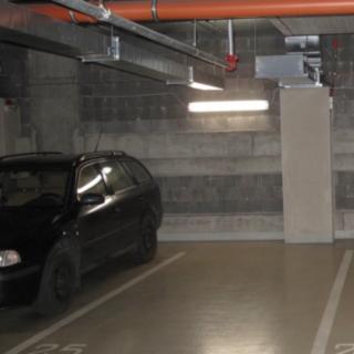 Pronájem parkovacího místa 14 m² Praha