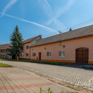 Prodej rodinného domu 290 m² Zahnašovice